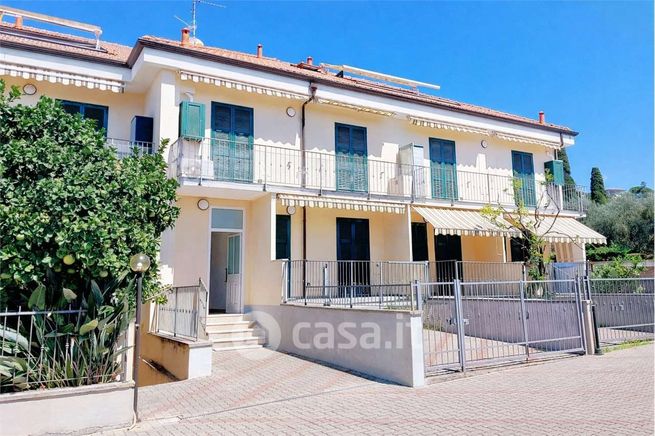 Appartamento in residenziale in Via CÃ  Rossa