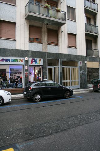 Negozio/locale commerciale in commerciale in Via Michele Buniva 8