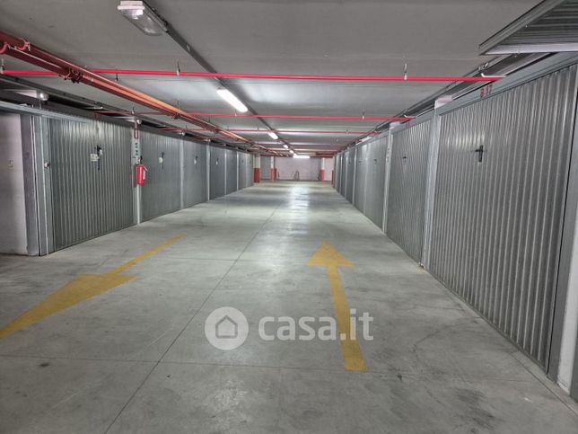 Box/posto auto in residenziale in Via della Torre
