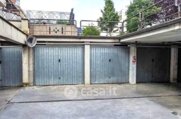 Box/posto auto in residenziale in Via Vietnam
