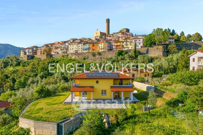 Villa in residenziale in Via Bettola 3