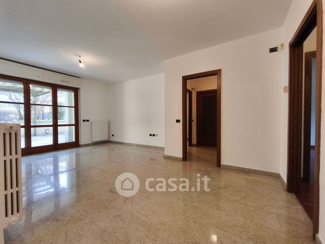 Appartamento in residenziale in Viale Montegrappa 41