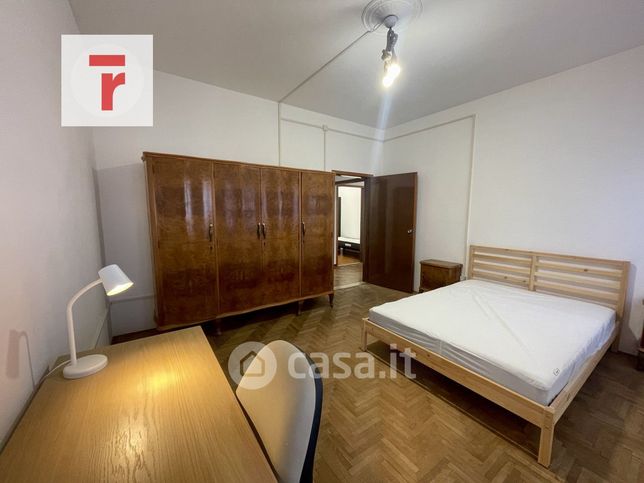 Casa bi/trifamiliare in residenziale in 
