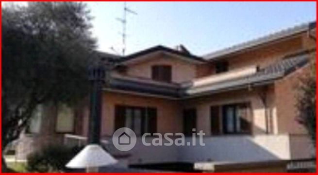 Villetta a schiera in residenziale in Via I Maggio