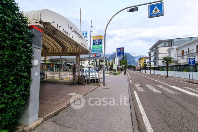 Attivitã /licenza (con o senza mura) in commerciale in Viale Rovereto 78 /A