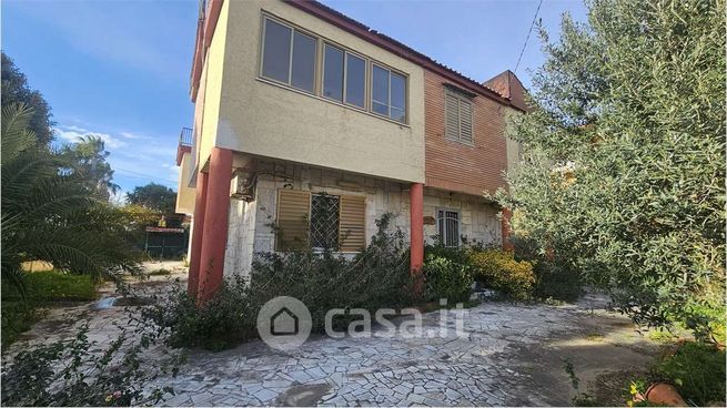 Villa in residenziale in 
