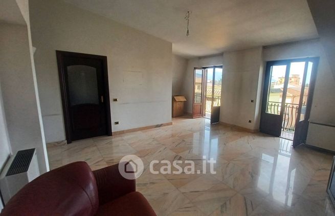 Appartamento in residenziale in Via Madonna della Neve 90
