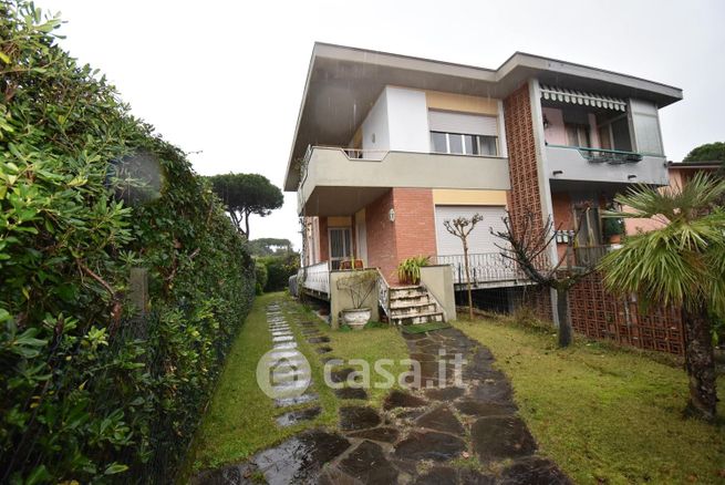 Casa bi/trifamiliare in residenziale in Via dei Mille