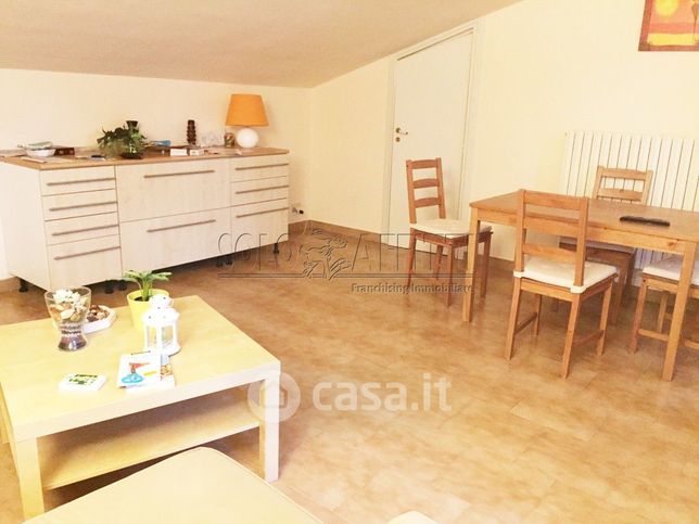 Casa indipendente in residenziale in Corso Alcide de Gasperi 376