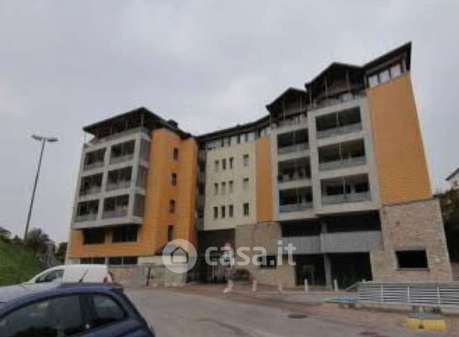 Ufficio in commerciale in Via dei Molini