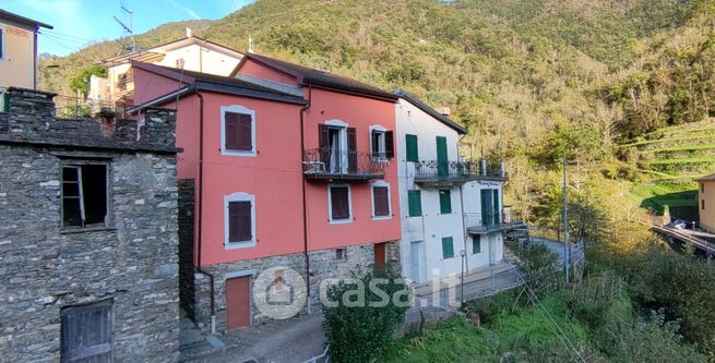 Casa indipendente in residenziale in Via Costigliolo 22