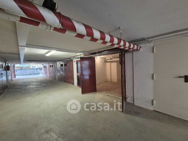 Garage/posto auto in residenziale in Via Abruzzi 14