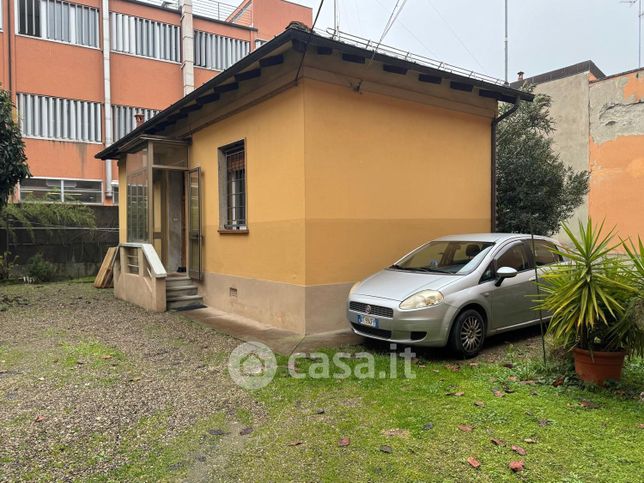 Casa indipendente in residenziale in 