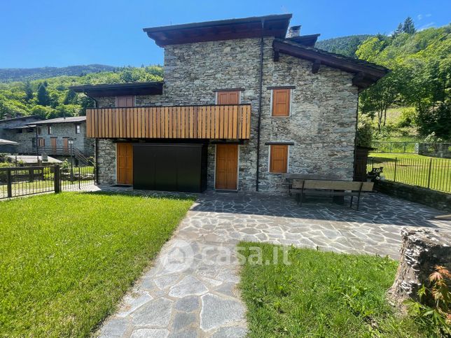 Casa indipendente in residenziale in Via Dosso