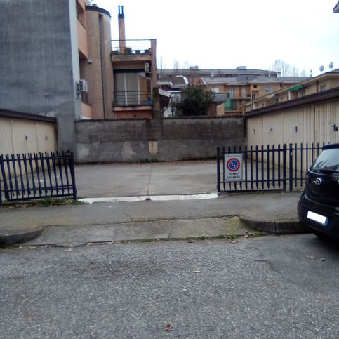 Garage/posto auto in residenziale in Via Aina Vittorio