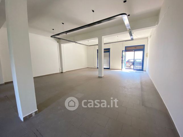 Capannone in commerciale in Via Firenze 64