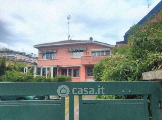 Casa indipendente in residenziale in Via Guizza Conselvana 17