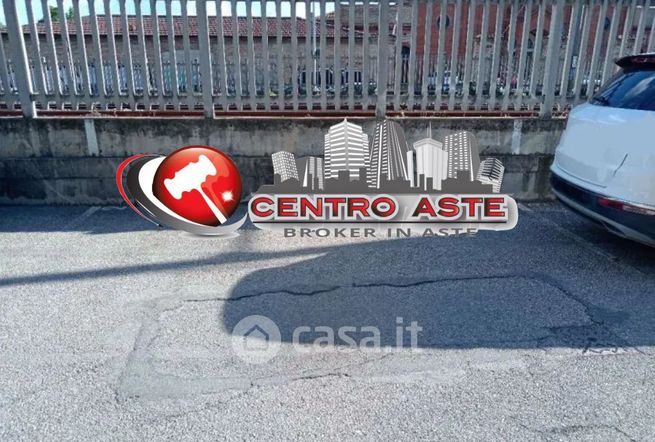 Box/posto auto in residenziale in Viale XXIV Maggio