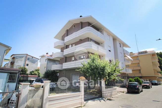 Appartamento in residenziale in Via Alessandro Manzoni 21