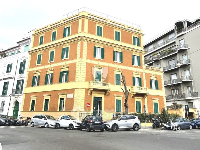 Ufficio in commerciale in Piazza della Libertà