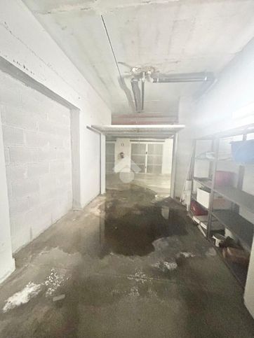Box/posto auto in residenziale in Via Luigi de Marchi 14