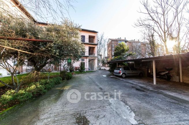 Garage/posto auto in residenziale in Via Budrio 2