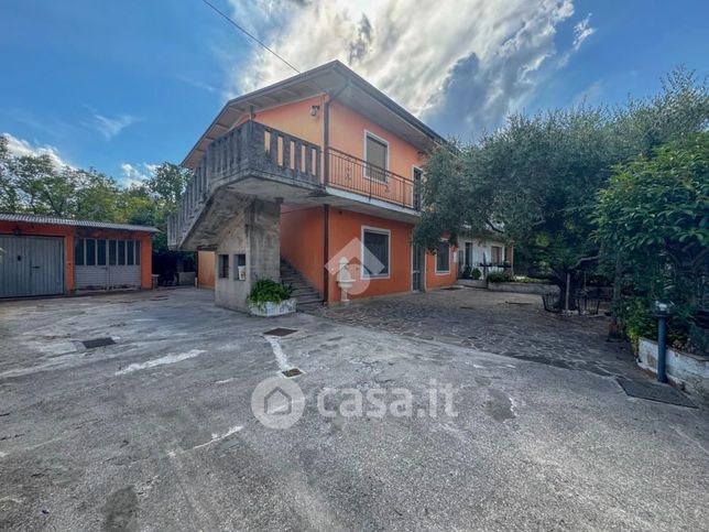 Casa indipendente in residenziale in Via del Chiese 55