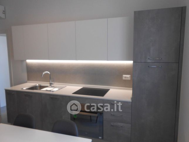 Appartamento in residenziale in Via Riva di Reno 37