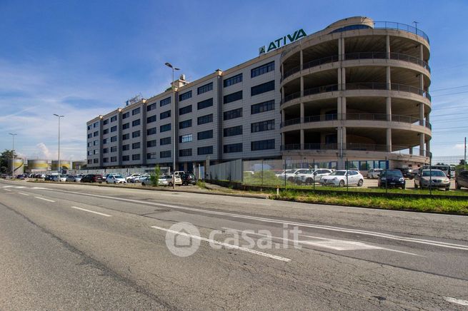 Ufficio in commerciale in Strada della Cebrosa 86