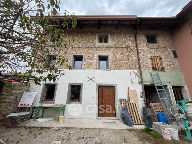 Casa indipendente in residenziale in Via Cesare Battisti 20