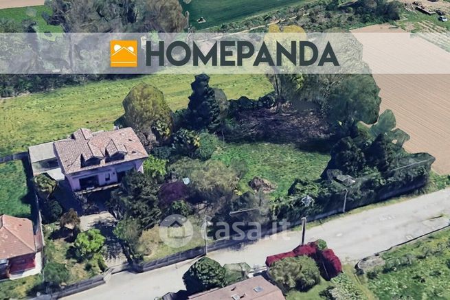 Terreno edificabile in residenziale in Via Lavezzari 109