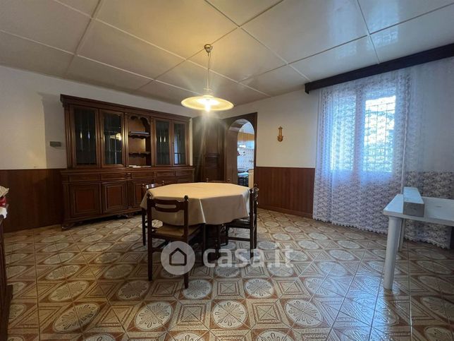 Casa bi/trifamiliare in residenziale in Via Calpeda 16