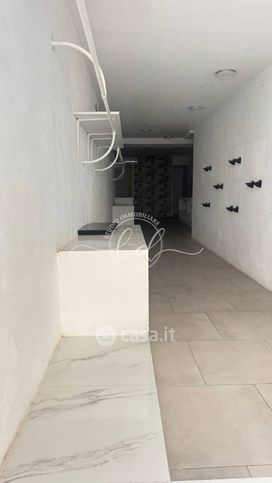 Capannone in commerciale in 