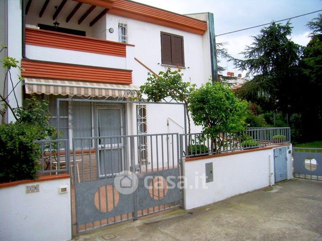 Villetta a schiera in residenziale in Viale Somalia 30