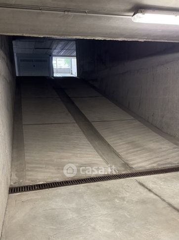 Box/posto auto in residenziale in Via Martiri della Libertà