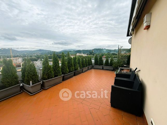 Attico/mansarda in residenziale in Viale Europa 75