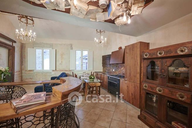 Appartamento in residenziale in Via dei Leoni 6