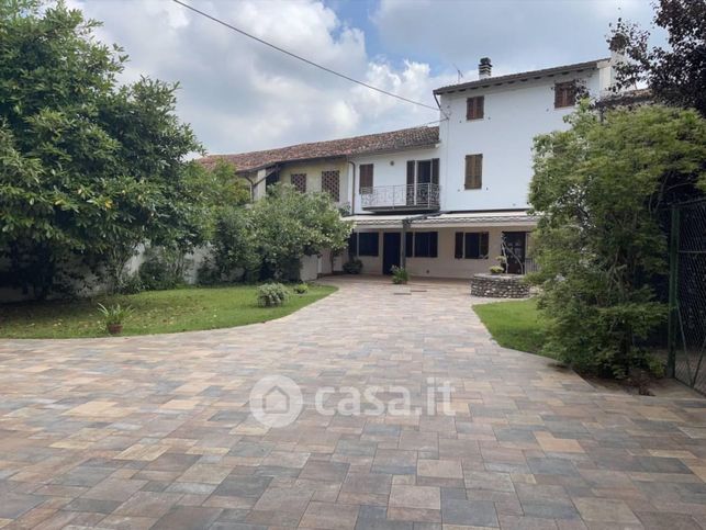 Rustico/casale in residenziale in Via Tezzole 10