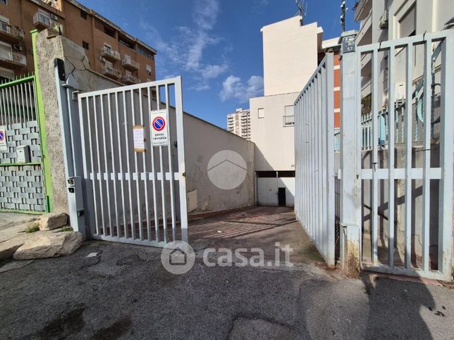 Box/posto auto in residenziale in Via Aloisio Juvara 145