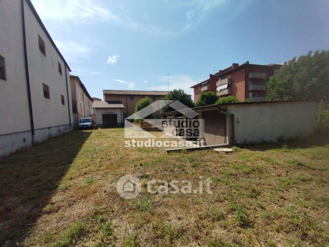 Box/posto auto in residenziale in Via Giuseppe Garibaldi