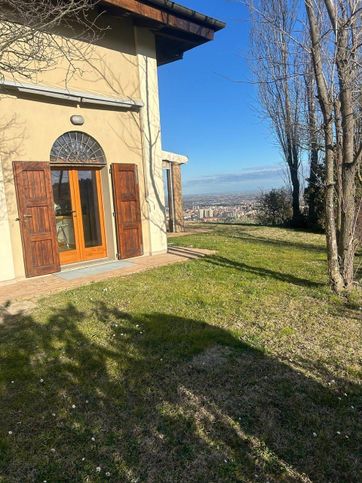 Villa in residenziale in Via degli Scalini