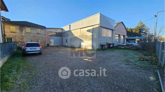 Capannone in commerciale in Viale della Resistenza 24 B