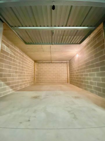 Box/posto auto in residenziale in Via Bruto Poggiani 8