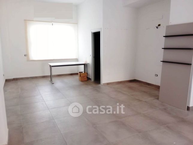 Ufficio in commerciale in Via Cavour 102