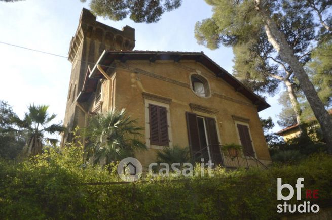 Villa in residenziale in Via livorno 13