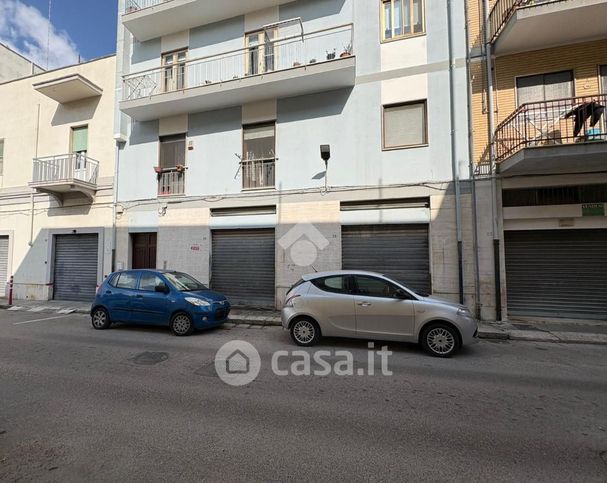 Box/posto auto in residenziale in Via Delfino 19