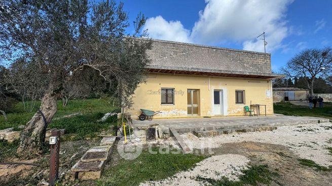 Casa indipendente in residenziale in 