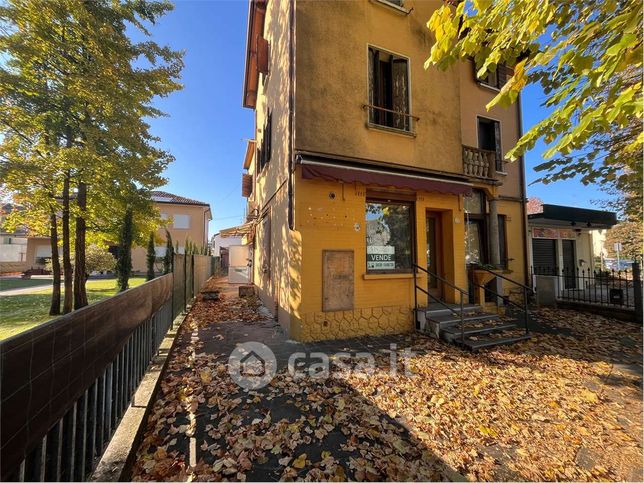 Casa indipendente in residenziale in Via Francesco Crispi 18