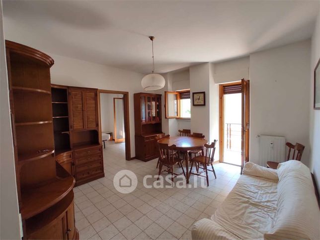 Appartamento in residenziale in Via Romeo Gallenga