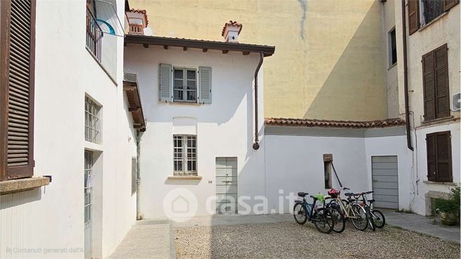 Casa bi/trifamiliare in residenziale in Corso XX Settembre 34